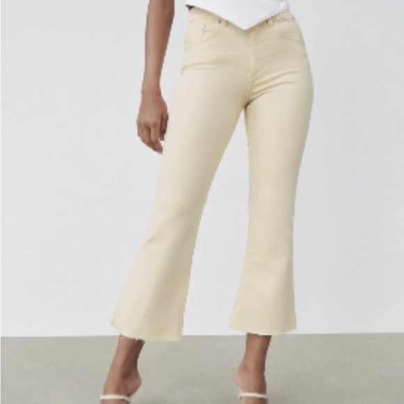 NWT ZARA MID RISE CROPPED FLARE JEANS CREAM SIZE 10 - Picture 6 of 7